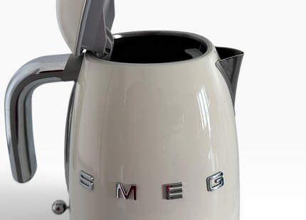 Smeg KLF03CRUK 1.7L Retro Style Electric Kettle with 360° Swivel Base, Cream - USED