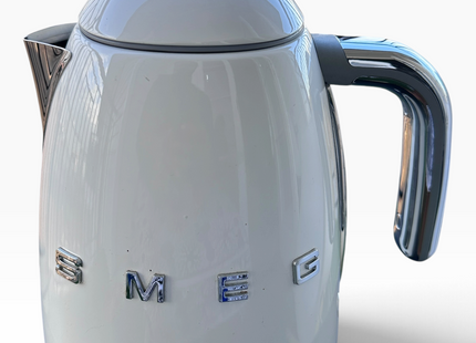 Smeg KLF03WHUK 1.7L Retro Style Electric Kettle with 360° Swivel Base, White - USED